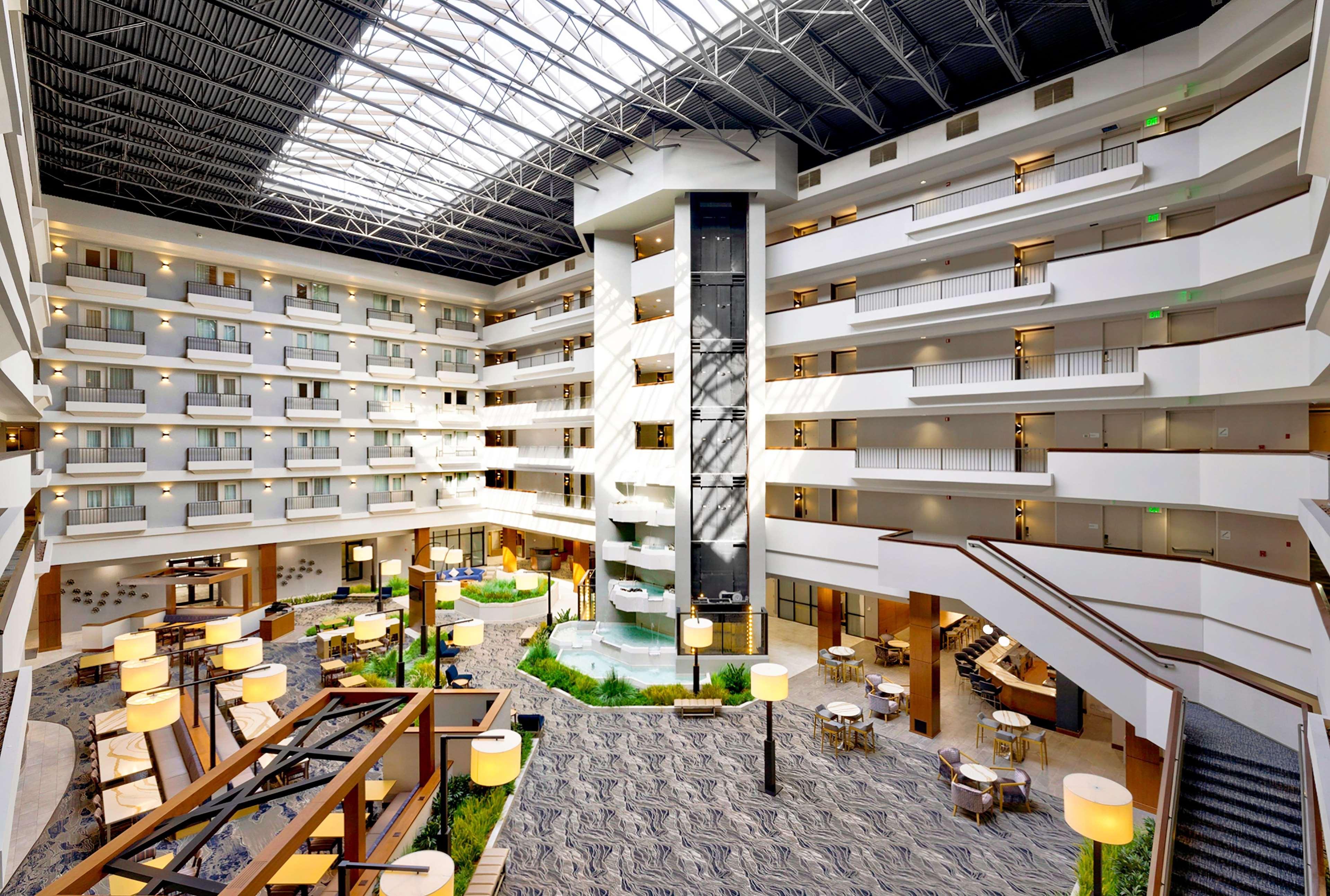 Hotel Doubletree By Hilton Davenport Exterior foto