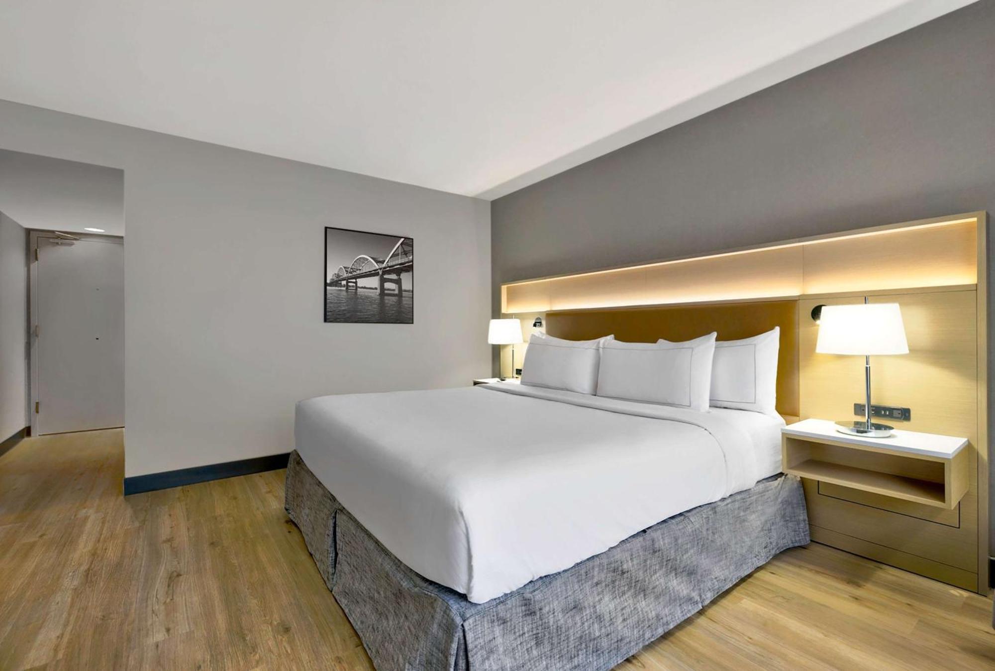 Hotel Doubletree By Hilton Davenport Exterior foto