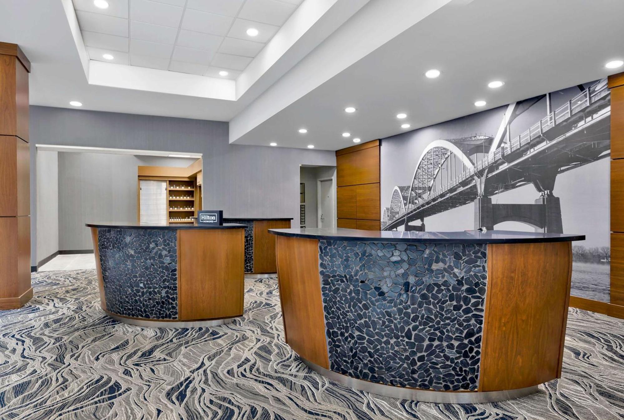 Hotel Doubletree By Hilton Davenport Exterior foto