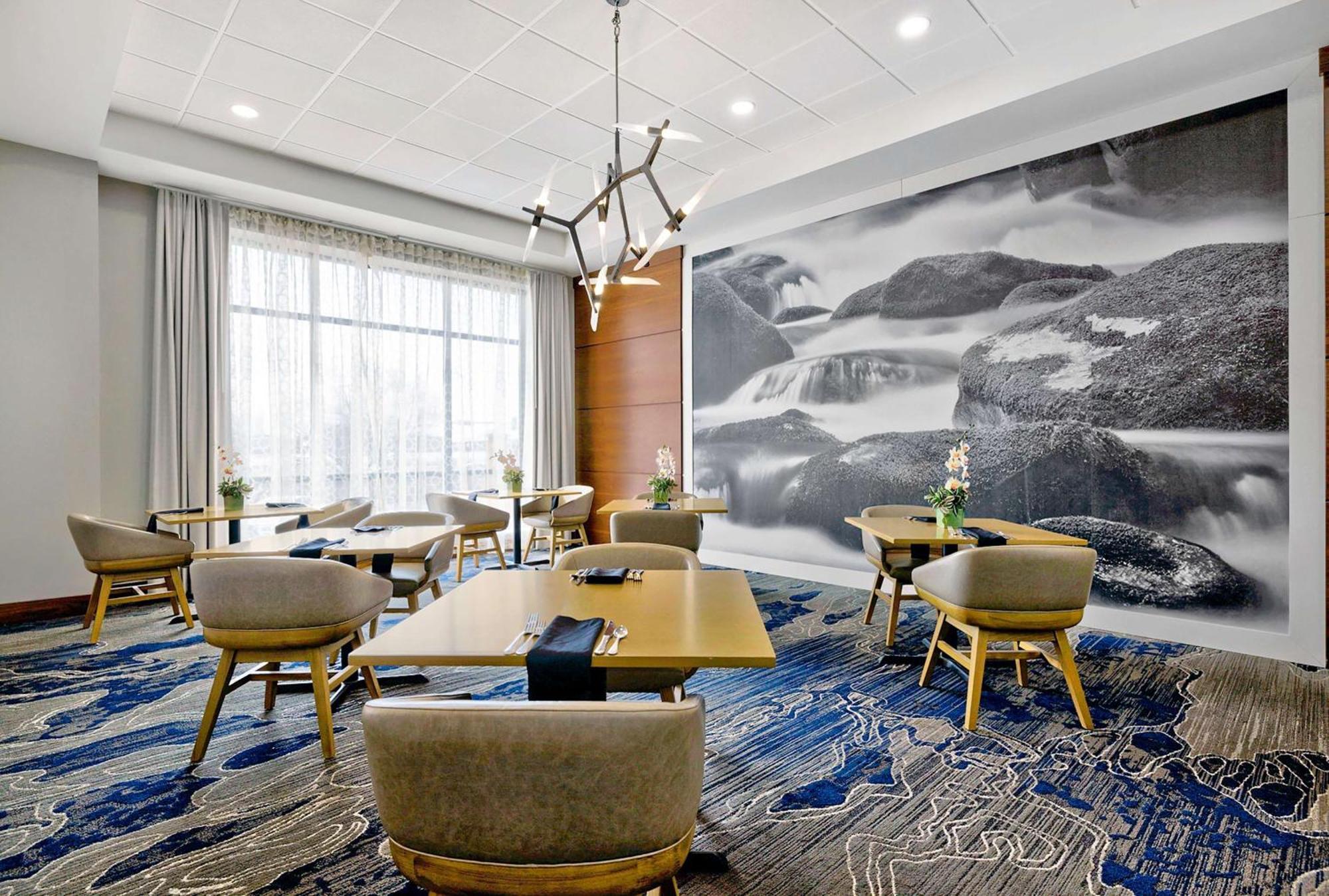 Hotel Doubletree By Hilton Davenport Exterior foto